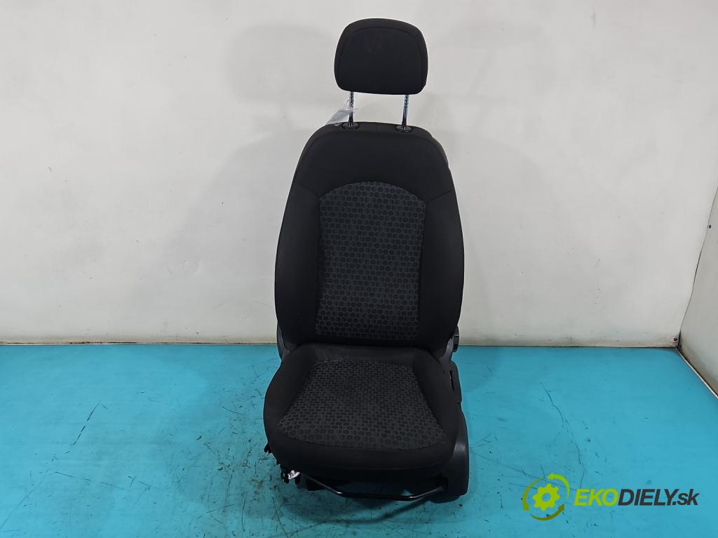 Opel Corsa E 2014-2019 1.3 cdti 75 hp manual 55 kW 1248 cm3 3- Sedadlo levý  (Sedadlo)