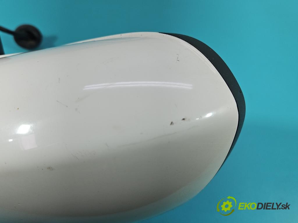 Opel Corsa E 2014-2019 1.3 cdti 75 hp manual 55 kW 1248 cm3 3- zpětné zrcátko pravé  (Klika dveří ostatní)