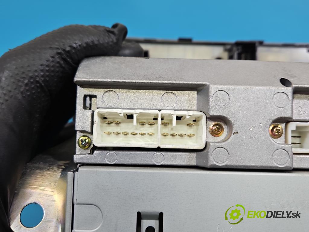 Toyota Corolla Verso II 2004-2009 1.8 vvti 129 HP manual 95 kW 1794 cm3 5- Radio originál 86120-0F010