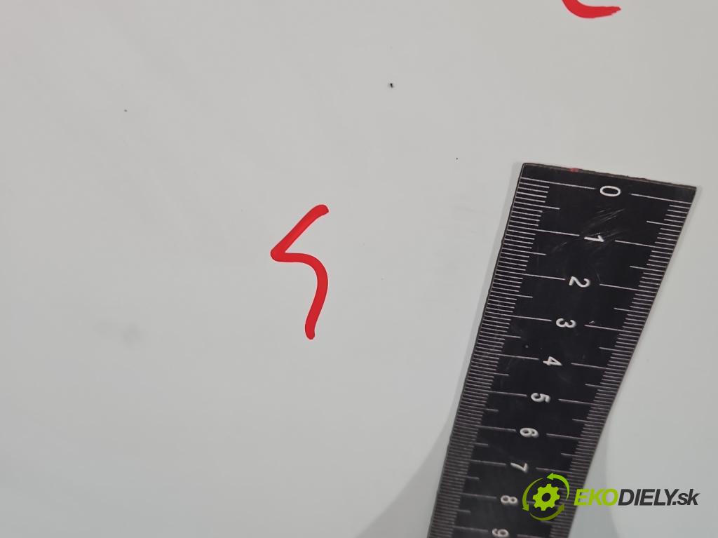 Opel Corsa E 2014-2019 1.3 cdti 75 HP manual 55 kW 1248 cm3 3- dvere predné ľavé  (Kľučka dverí ostatné)