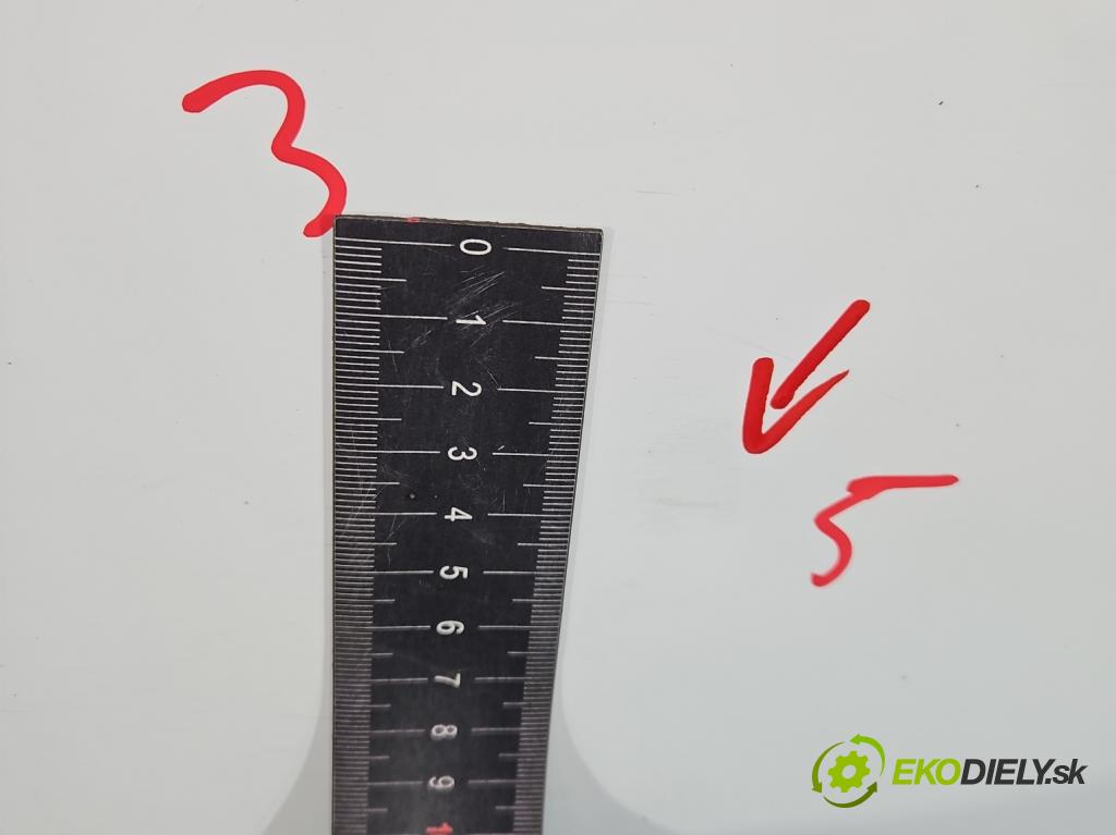 Opel Corsa E 2014-2019 1.3 cdti 75 HP manual 55 kW 1248 cm3 3- dvere predné ľavé  (Kľučka dverí ostatné)