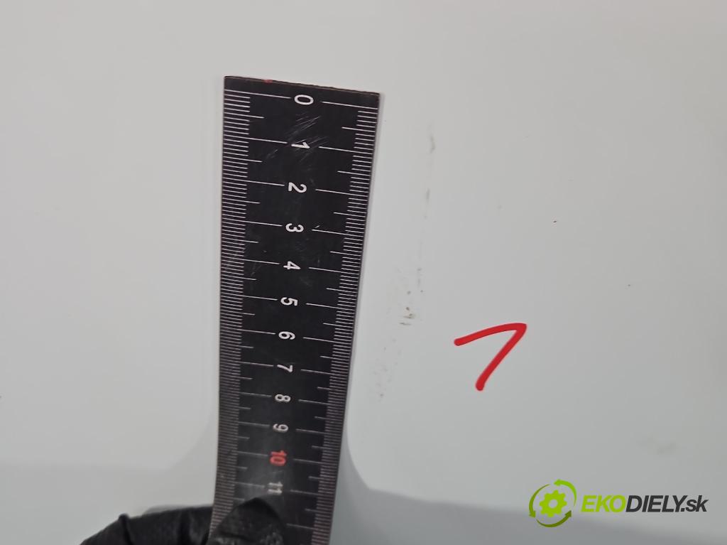 Opel Corsa E 2014-2019 1.3 cdti 75 HP manual 55 kW 1248 cm3 3- dvere predné ľavé  (Kľučka dverí ostatné)