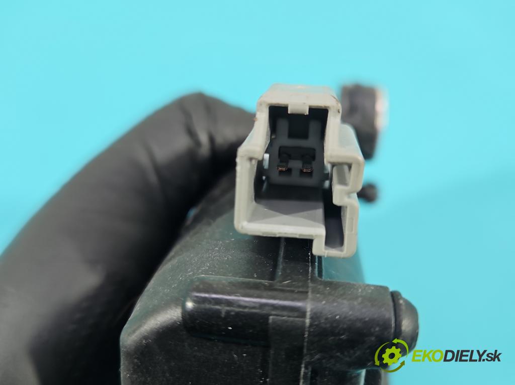 Volvo S90 II 2016- 2.0 T 320KM automatic 235 kW 1969 cm3 4- zámok kufrové dvere zadné 31484594