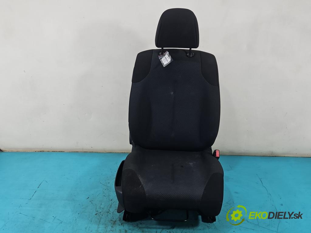 Citroen C4 I 2004-2011 1.4 16V 88 hp manual 65 kW 1360 cm3 3- Sedadlo pravý  (Sedadlo)