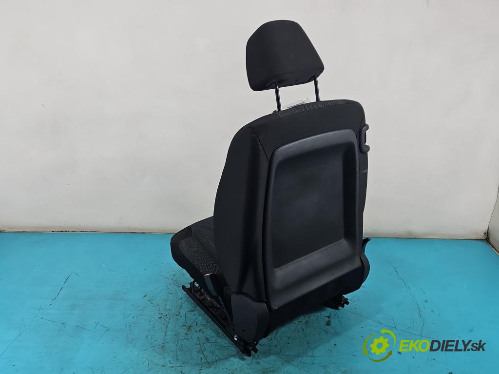 Citroen C4 I 2004-2011 1.4 16V 88 hp manual 65 kW 1360 cm3 3- Sedadlo pravý  (Sedadlo)