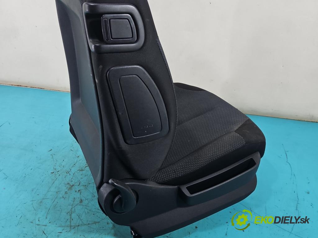 Citroen C4 I 2004-2011 1.4 16V 88 hp manual 65 kW 1360 cm3 3- Sedadlo pravý  (Sedadlo)