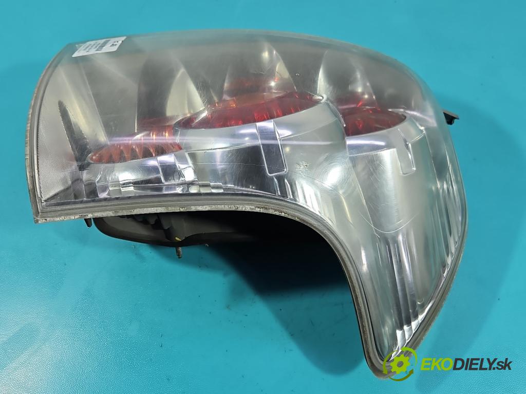 Toyota Corolla Verso II 2004-2009 1.8 vvti 129 HP manual 95 kW 1794 cm3 5- svetlo / reflektor zadné pravé  (Kľučka dverí ostatné)