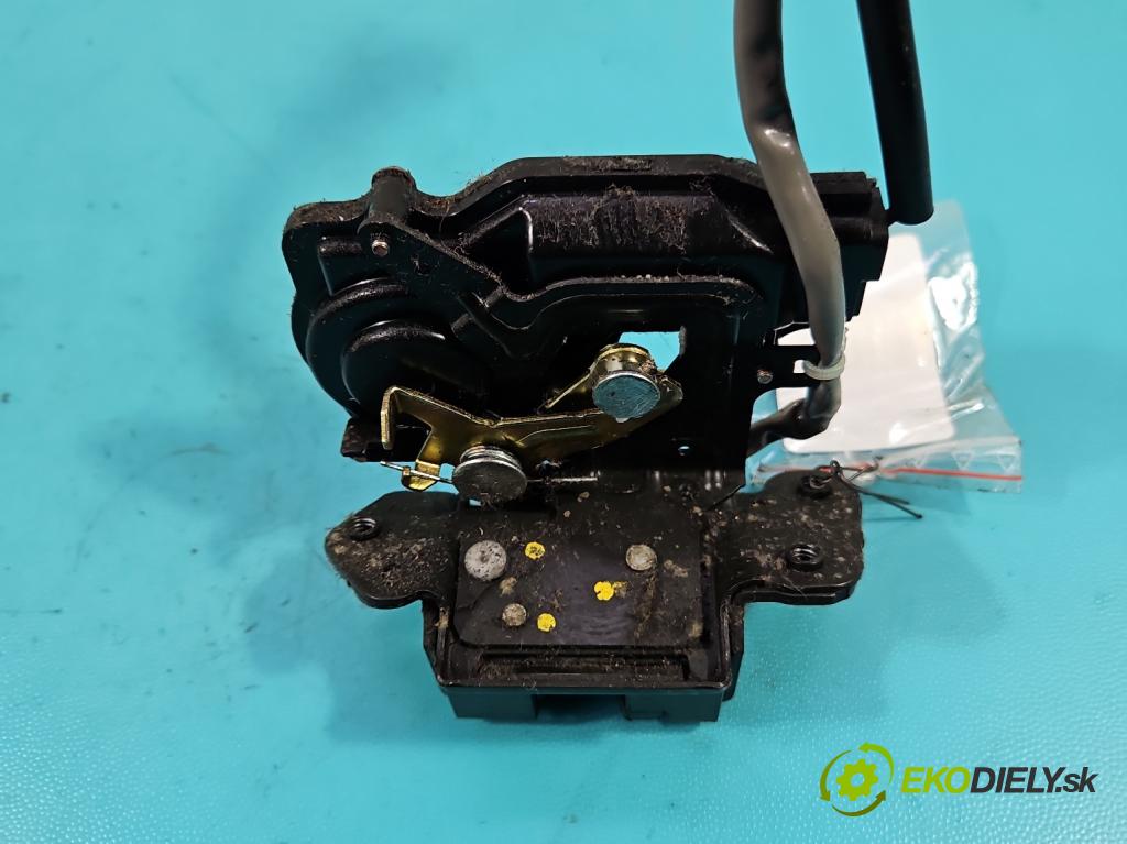 Toyota Corolla Verso II 2004-2009 1.8 vvti 129 HP manual 95 kW 1794 cm3 5- zámok kufrové dvere zadné