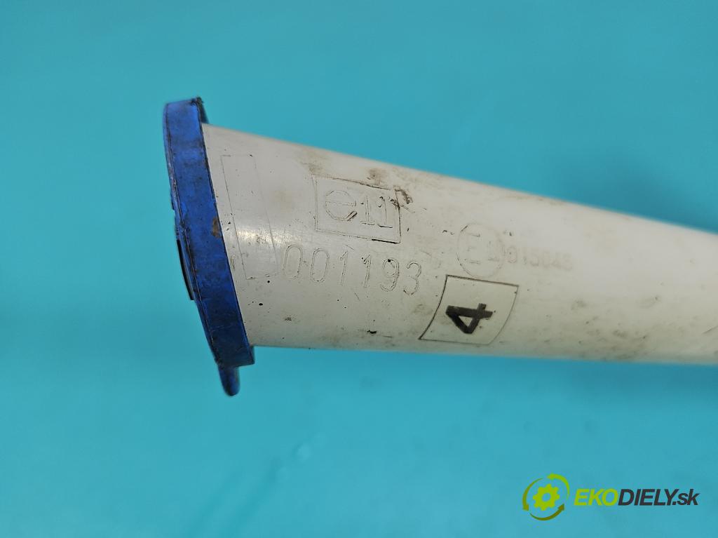 Toyota Corolla Verso II 2004-2009 1.8 vvti 129 HP manual 95 kW 1794 cm3 5- nádržka tekutina: ostrekovačov