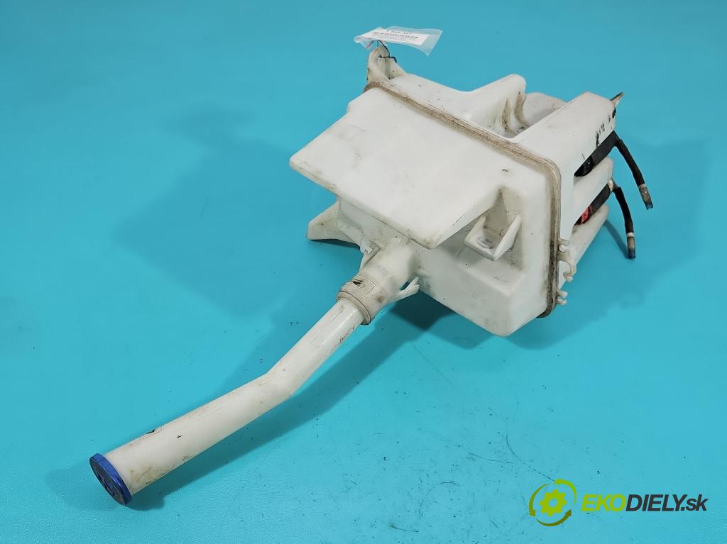 Toyota Corolla Verso II 2004-2009 1.8 vvti 129 HP manual 95 kW 1794 cm3 5- nádržka tekutina: ostrekovačov 