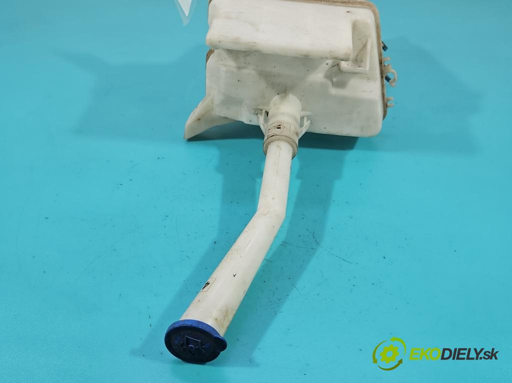 Toyota Corolla Verso II 2004-2009 1.8 vvti 129 HP manual 95 kW 1794 cm3 5- nádržka tekutina: ostrekovačov