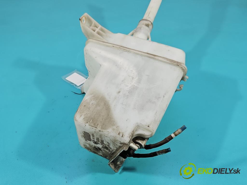 Toyota Corolla Verso II 2004-2009 1.8 vvti 129 HP manual 95 kW 1794 cm3 5- nádržka tekutina: ostrekovačov