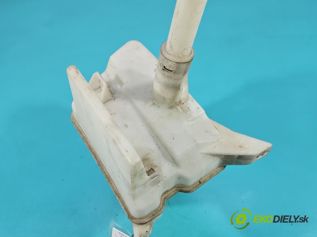 Toyota Corolla Verso II 2004-2009 1.8 vvti 129 HP manual 95 kW 1794 cm3 5- nádržka tekutina: ostrekovačov