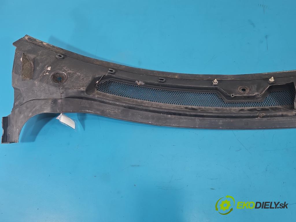 Land rover Range Rover sport I L320 3.6 TD V8 272 HP automatic 200 kW 3628 cm3 5- torpédo JAG500042 (Torpédo (plast pod čelným sklom))