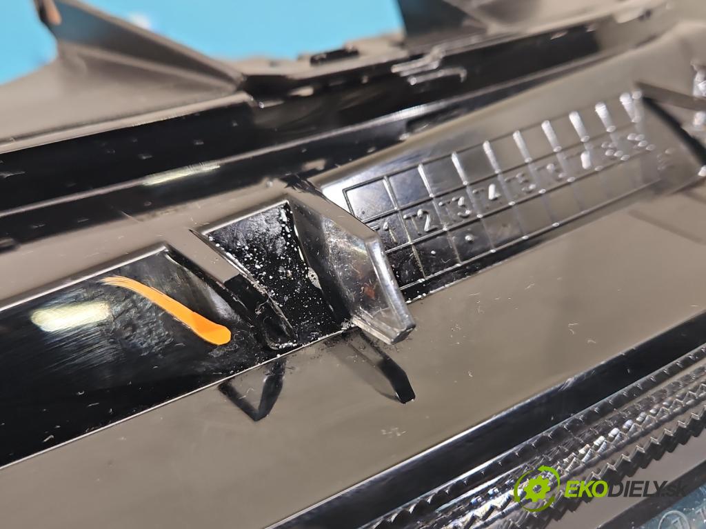 Peugeot 3008 II 2016-2023 1.5 hdi 131 hp automatic 96 kW 1499 cm3 5- Světlo provozu denně levé 9836231080