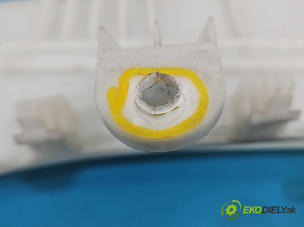 Peugeot 3008 II 2016-2023 1.5 hdi 131 HP automatic 96 kW 1499 cm3 5- nádržka tekutina: ostrekovačov 9826400780