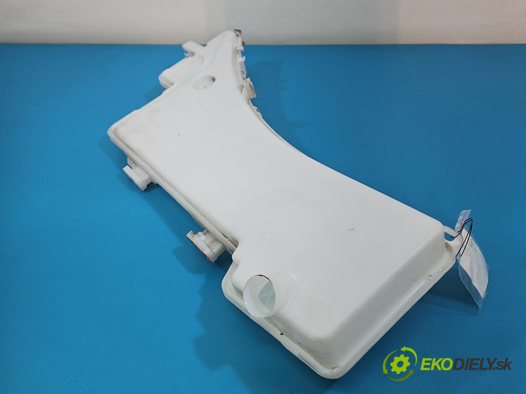 Peugeot 3008 II 2016-2023 1.5 hdi 131 HP automatic 96 kW 1499 cm3 5- nádržka tekutina: ostrekovačov 9826400780