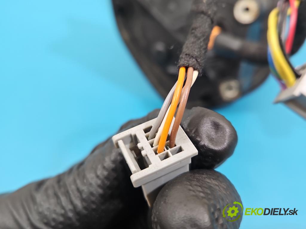 Land rover Range Rover sport I L320 3.6 TD V8 272 HP automatic 200 kW 3628 cm3 5- zrkadlo pravé  (Kľučka dverí ostatné)