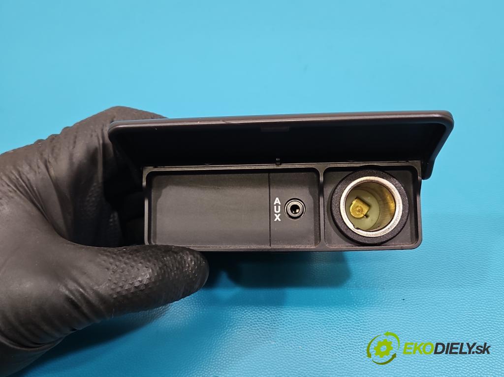 Land rover Range Rover sport I L320 3.6 TD V8 272 HP automatic 200 kW 3628 cm3 5- zásuvka zapaľovače 903916000016