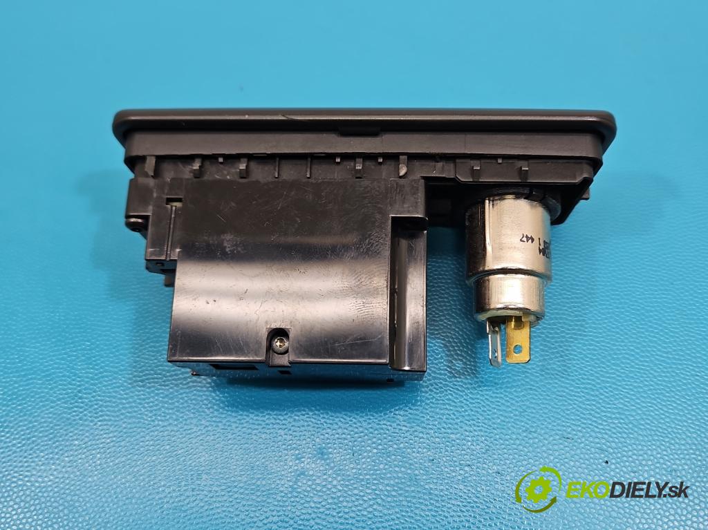 Land rover Range Rover sport I L320 3.6 TD V8 272 HP automatic 200 kW 3628 cm3 5- zásuvka zapaľovače 903916000016