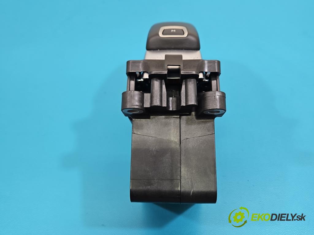 Peugeot 3008 II 2016-2023 1.5 hdi 131 hp automatic 96 kW 1499 cm3 5- kulisa změny stupňová 98336270DX (Řadicí páka (kulisa) )