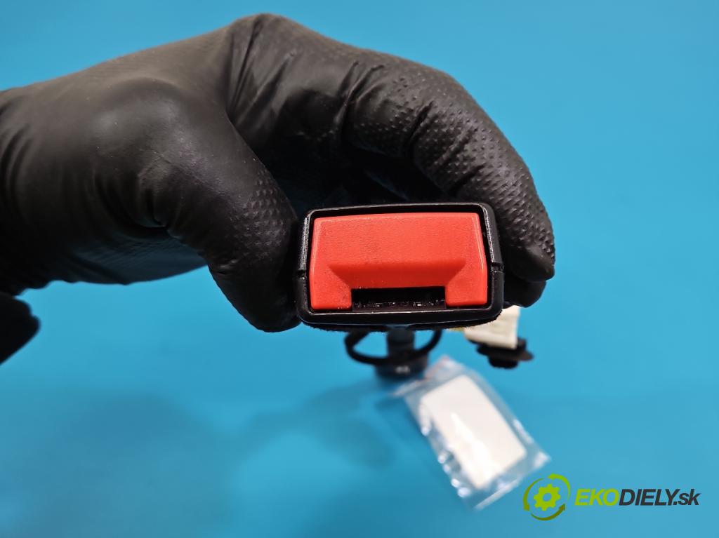 Peugeot 3008 II 2016-2023 1.5 hdi 131 HP automatic 96 kW 1499 cm3 5- pas bezpečnosť: predné ľavý 9809502477