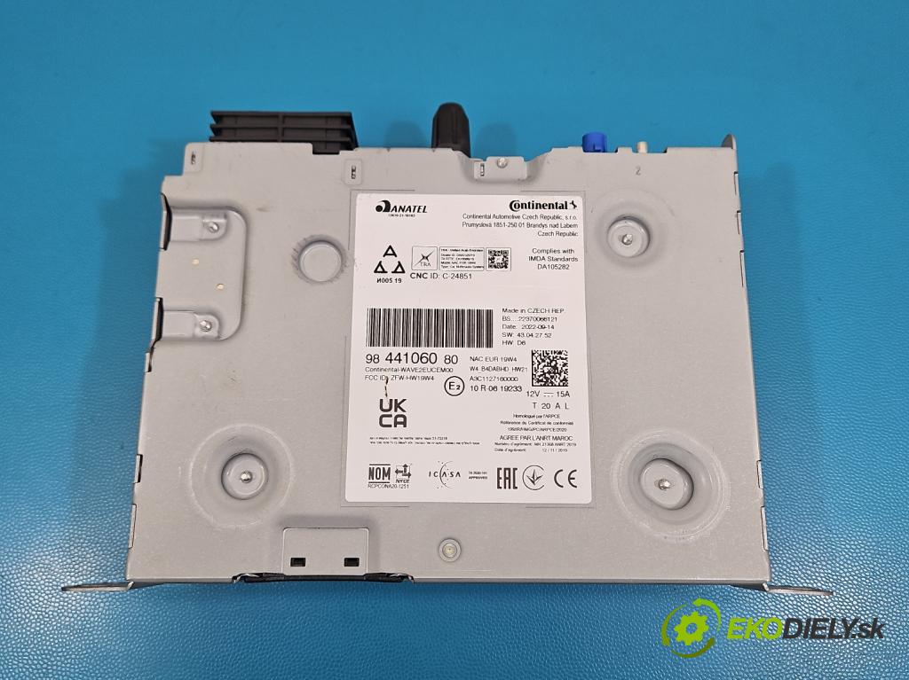 Peugeot 3008 II 2016-2023 1.5 hdi 131 HP automatic 96 kW 1499 cm3 5- Radio originál 9844106080