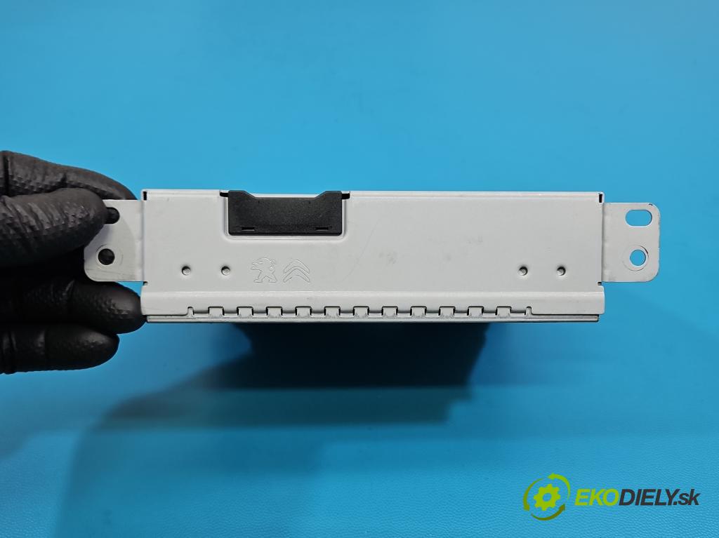 Peugeot 3008 II 2016-2023 1.5 hdi 131 HP automatic 96 kW 1499 cm3 5- Radio originál 9844106080