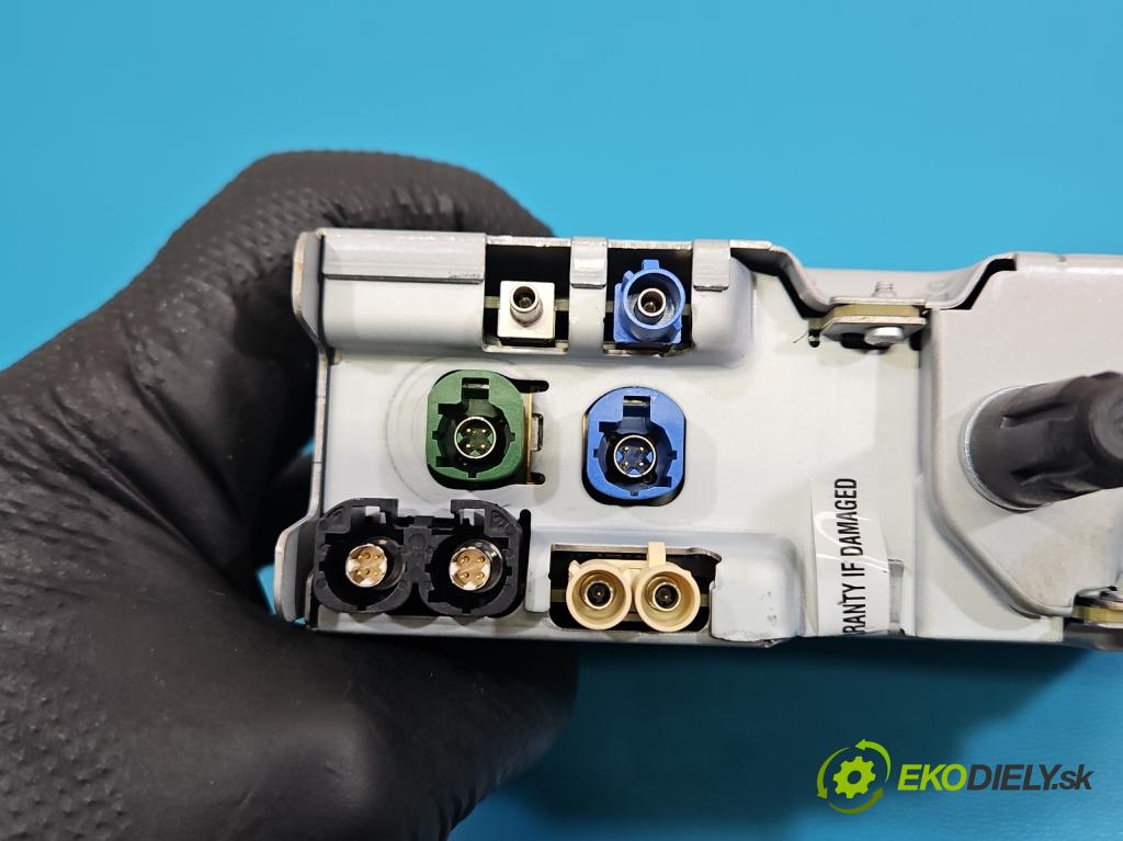 Peugeot 3008 II 2016-2023 1.5 hdi 131 HP automatic 96 kW 1499 cm3 5- Radio originál 9844106080