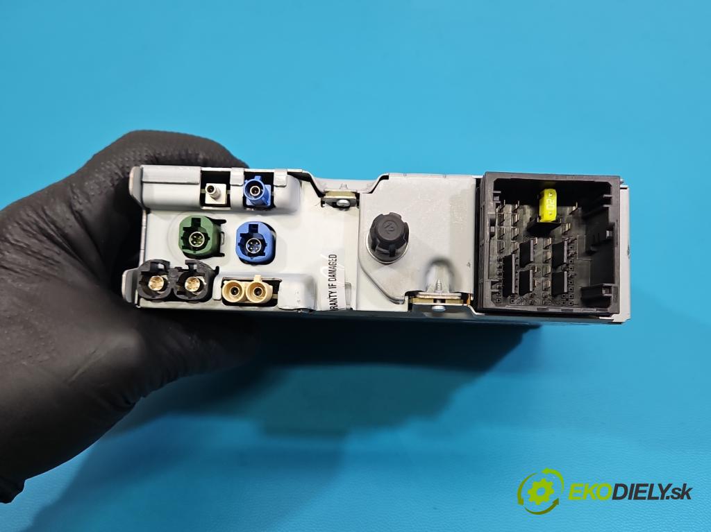 Peugeot 3008 II 2016-2023 1.5 hdi 131 HP automatic 96 kW 1499 cm3 5- Radio originál 9844106080