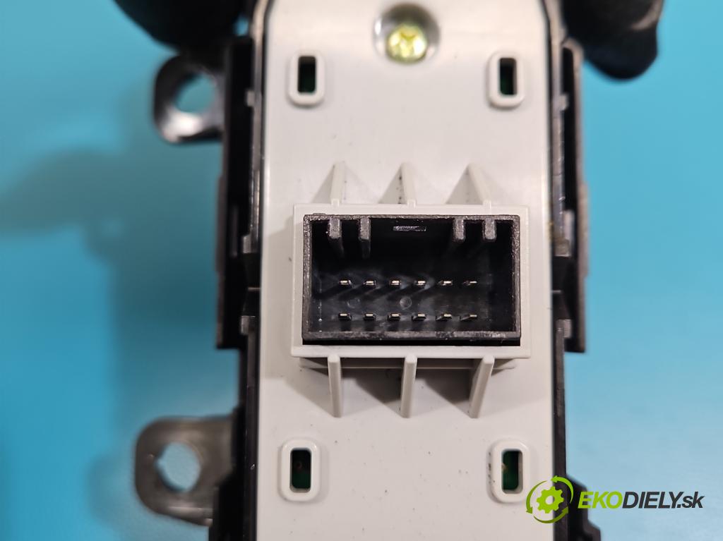 Kia Niro I 2016-2022 1.6 GDI 105 HP automatic 77 kW 1580 cm3 5- prepínač okien spätných zrkadiel 93575-G5400