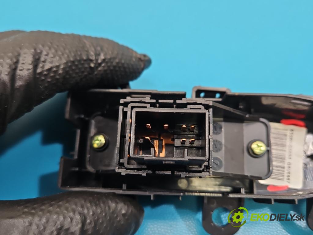 Kia Niro I 2016-2022 1.6 GDI 105 HP automatic 77 kW 1580 cm3 5- prepínač okien spätných zrkadiel 93580-F5050