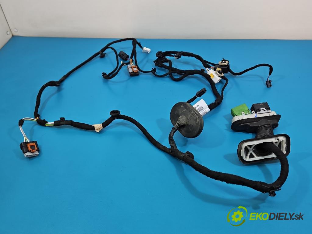 Peugeot 3008 II 2016-2023 1.5 hdi 131 HP automatic 96 kW 1499 cm3 5- Zväzok: dvere predné pravých 9837479380