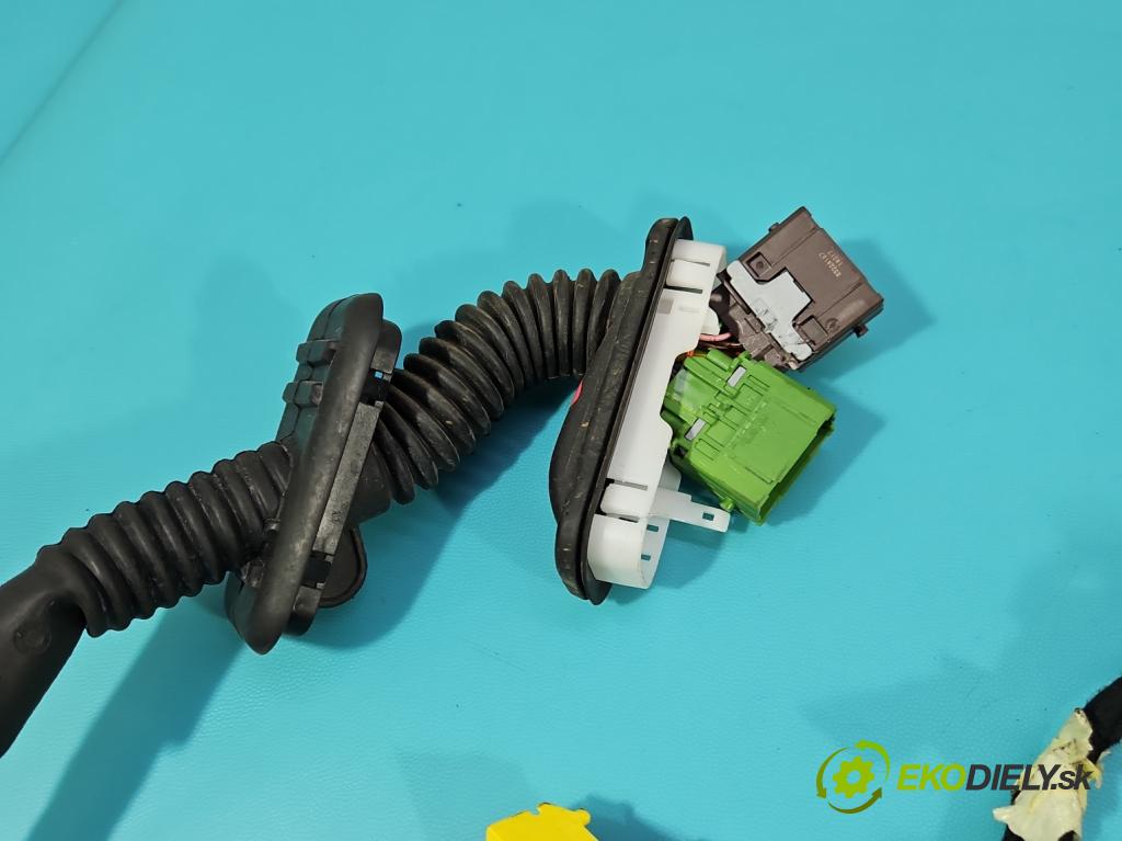 Peugeot 508 II 2018- 1.6 224 hp automatic 165 kW 1598 cm3 5- Balíček: dveře přední vlevo 9822489580