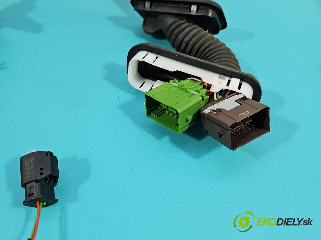 Peugeot 508 II 2018- 1.6 224 hp automatic 165 kW 1598 cm3 5- Balíček: dveře přední vlevo 9822489580