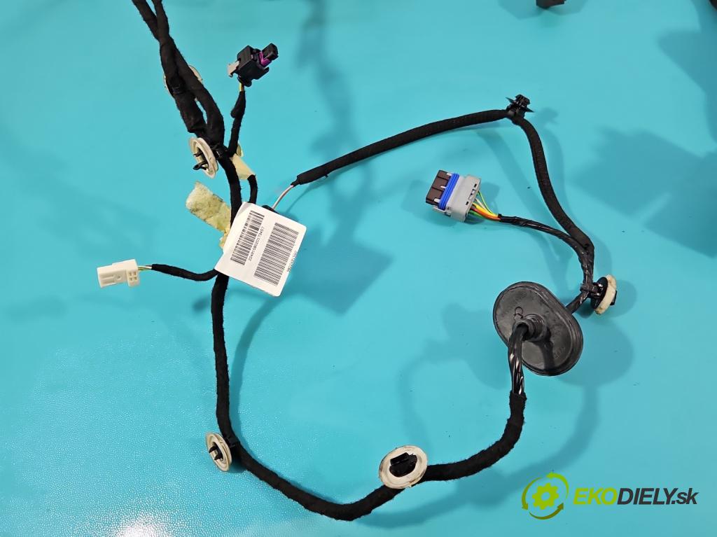 Peugeot 508 II 2018- 1.6 224 hp automatic 165 kW 1598 cm3 5- Balíček: dveře přední pravých 9822491580