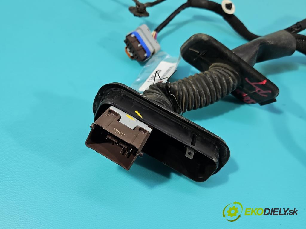 Peugeot 508 II 2018- 1.6 224 hp automatic 165 kW 1598 cm3 5- Balíček: dveře zadní pravých 9822684480