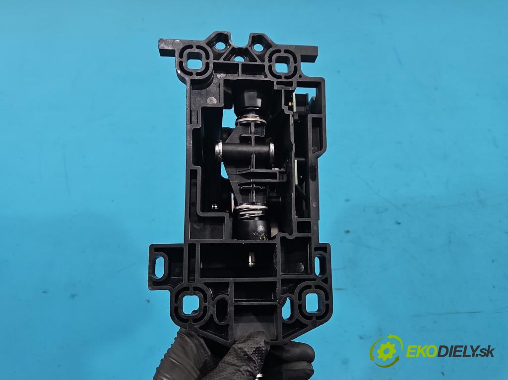 Land rover Range Rover sport I L320 3.6 TD V8 272 hp automatic 200 kW 3628 cm3 5- kulisa změny stupňová  (Řadicí páka (kulisa) )