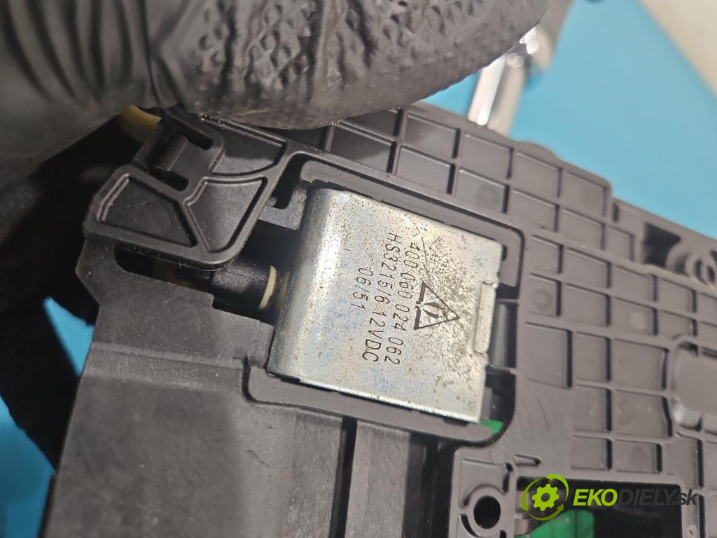 Land rover Range Rover sport I L320 3.6 TD V8 272 hp automatic 200 kW 3628 cm3 5- kulisa změny stupňová  (Řadicí páka (kulisa) )