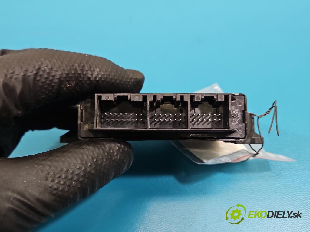 Land rover Range Rover sport I L320 3.6 TD V8 368DT 272 HP automatic 200 kW 3628 cm3 5- riadiaca jednotka parkovaní: YWC500730