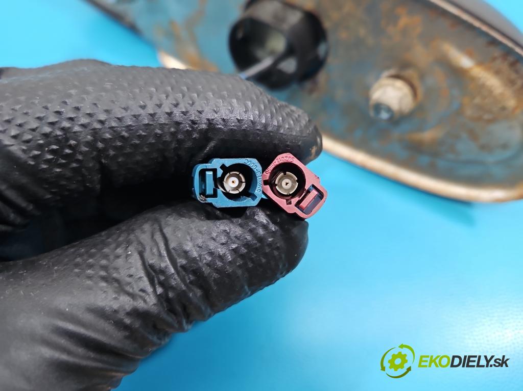 Land rover Range Rover sport I L320 3.6 TD V8 272 HP automatic 200 kW 3628 cm3 5- Antena XUI500124PNP