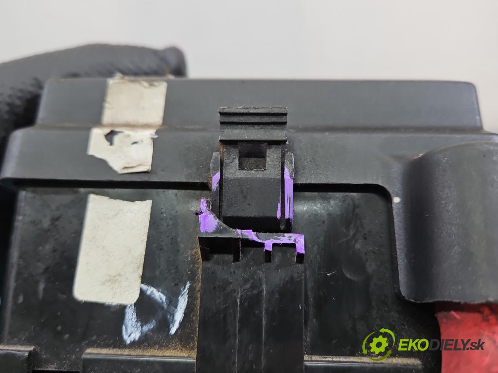 Land rover Range Rover sport I L320 3.6 TD V8 272 hp automatic 200 kW 3628 cm3 5- skříňka pojistková 8H32-14290-KA (Pojistková skříňka)