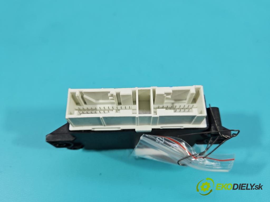 Peugeot 508 II 2018- 1.6 224 hp automatic 165 kW 1598 cm3 5- řídící jednotka parkování 9832121480