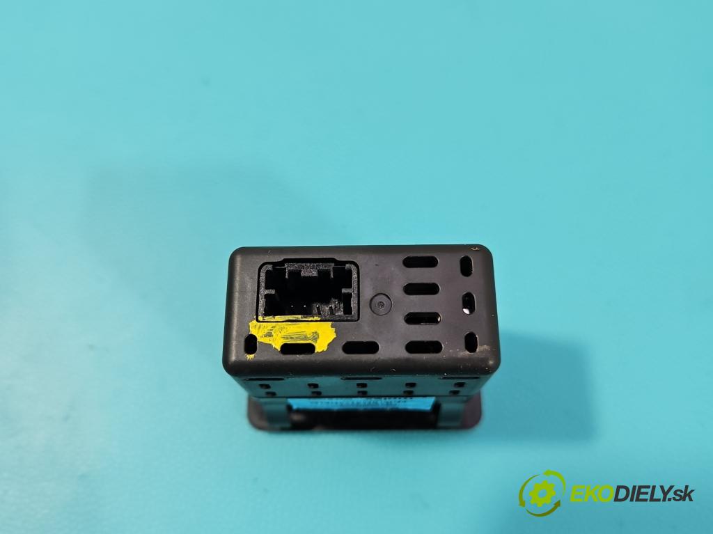 Peugeot 508 II 2018- 1.6 224hp automatic 165 kW 1598 cm3 5- zásuvka USB 9827093777