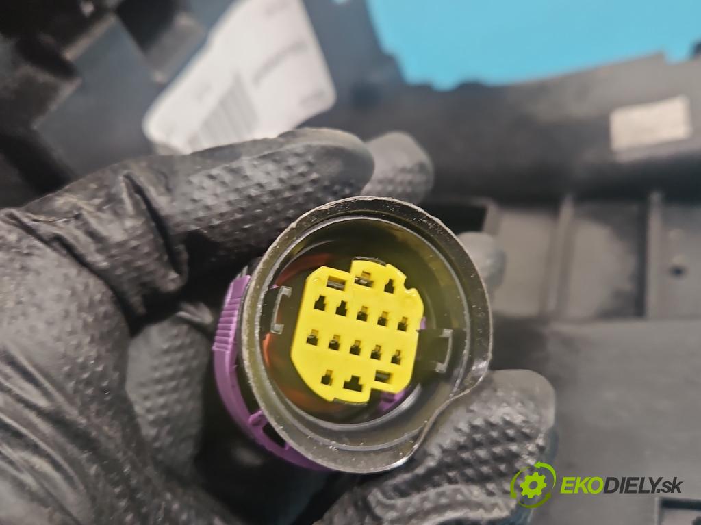 Peugeot 508 II 2018- 1.6 224 hp automatic 165 kW 1598 cm3 5- loketní opěrka 98164316ZD (Loketní opěrka)