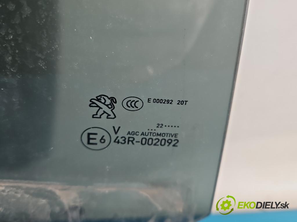 Peugeot 3008 II 2016-2023 1.5 hdi 131 HP automatic 96 kW 1499 cm3 5- sklo dvere zadné pravé