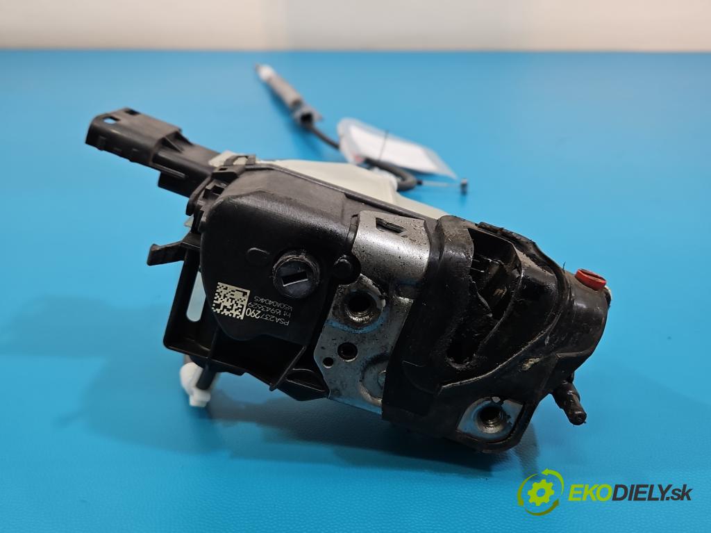 Peugeot 3008 II 2016-2023 1.5 hdi 131 hp automatic 96 kW 1499 cm3 5- zámek zadní pravý 16943629