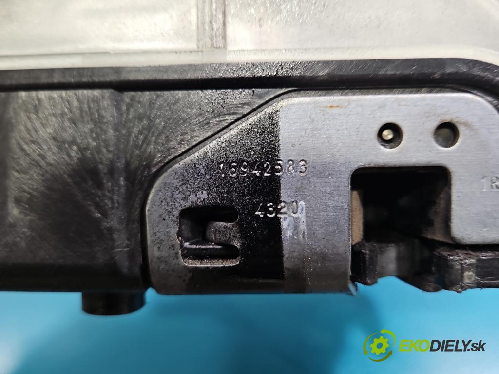 Peugeot 3008 II 2016-2023 1.5 hdi 131 HP automatic 96 kW 1499 cm3 5- zámok predné pravý 104234