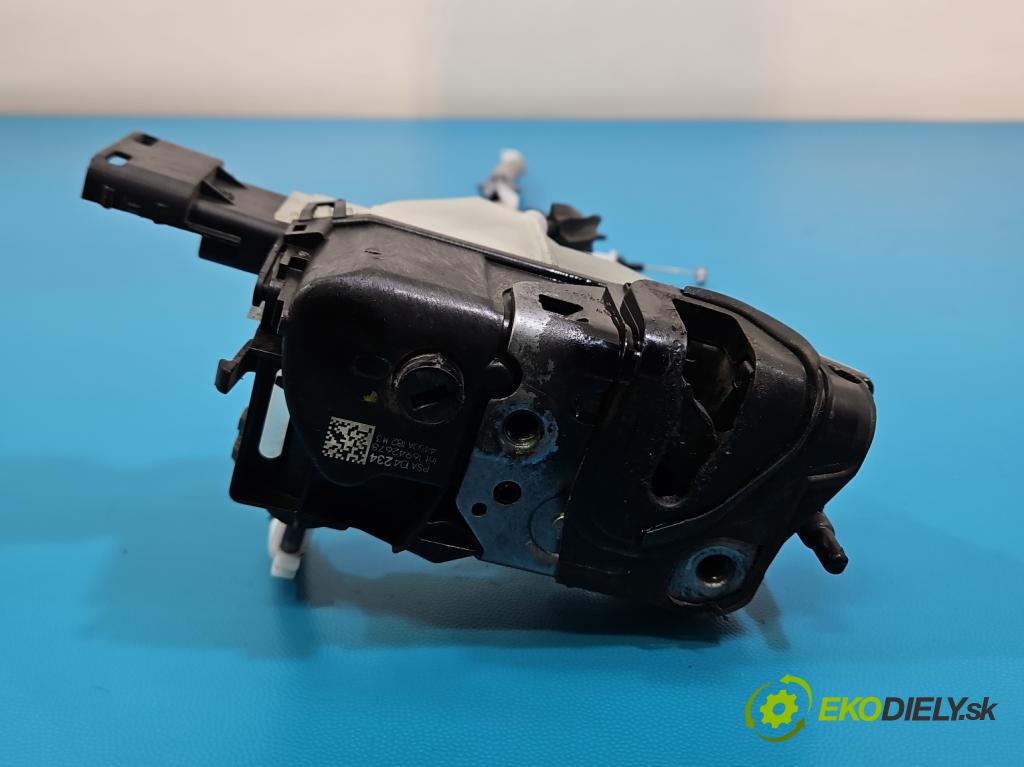 Peugeot 3008 II 2016-2023 1.5 hdi 131 HP automatic 96 kW 1499 cm3 5- zámok predné pravý 104234