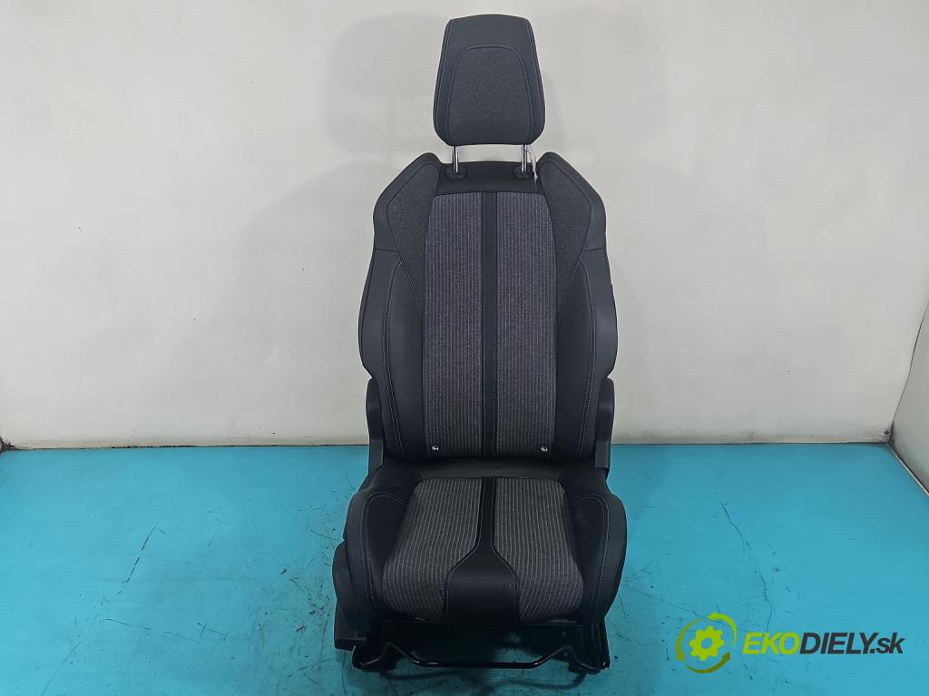 Peugeot 3008 II 2016-2023 1.5 hdi 131 hp automatic 96 kW 1499 cm3 5- Sedadlo pravý  (Sedadlo)